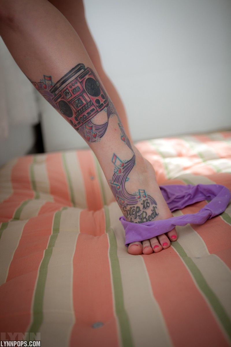 Tattoo Beauty Lynn Pops Gets Naked